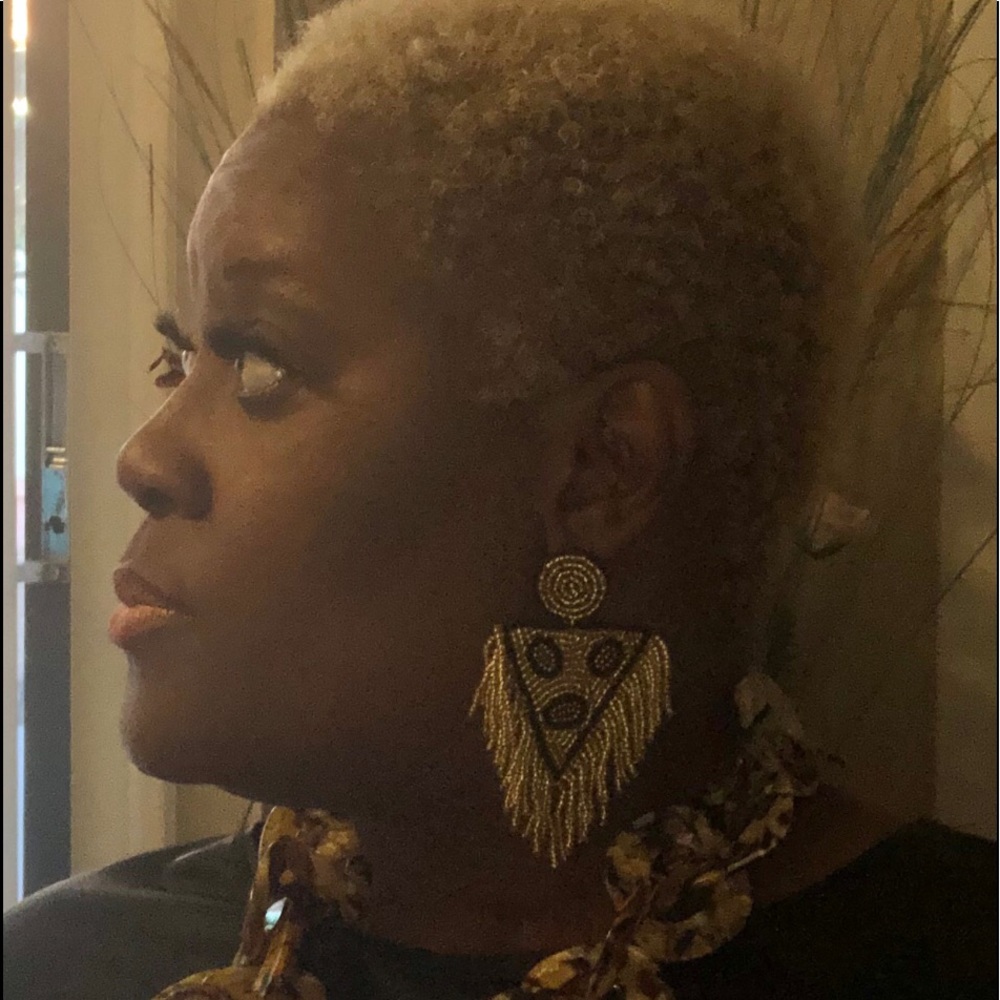 Meet your Posher, Delma